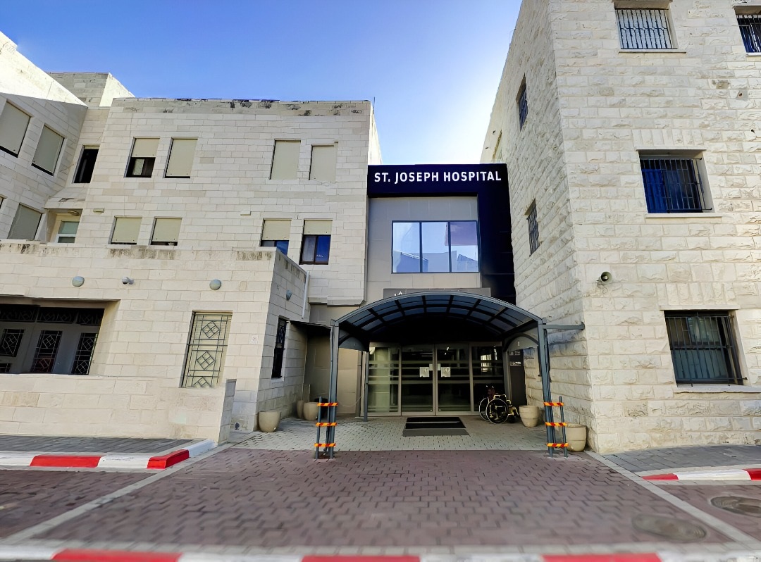 بنك فلسطين يساهم في إنشاء وحدة تنظير في مستشفى مار يوسف (الفرنسي)