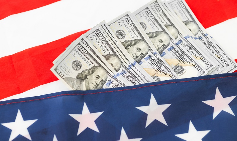 Η μείωση φόρων αντισταθμίζει στις ΗΠΑ τα οφέλη από τους δασμούς