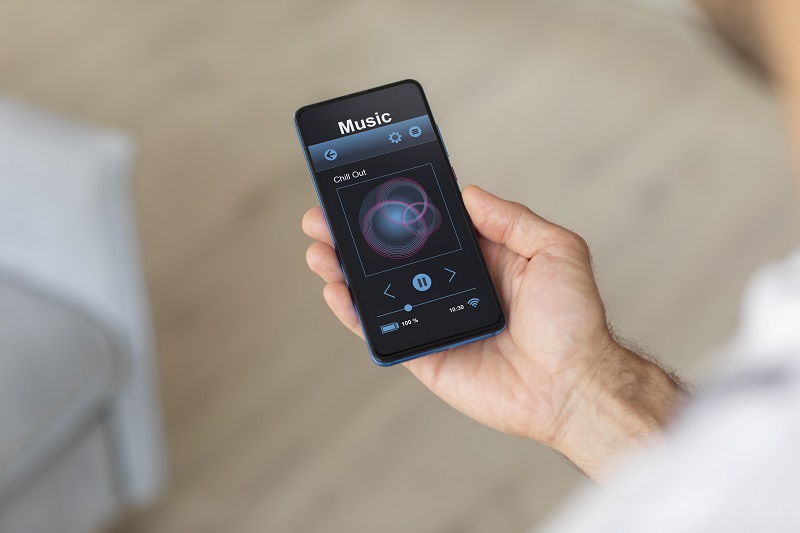 AI Leads 35% of Consumers to Rely Less on Influencers